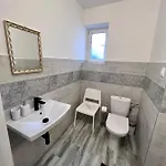 Bl - The Townhouse, 24hr Self Check-in, Free Private Parking, Garden, Adjacent To Beautiful Park, Centre 5 Min Walk Appartamento *